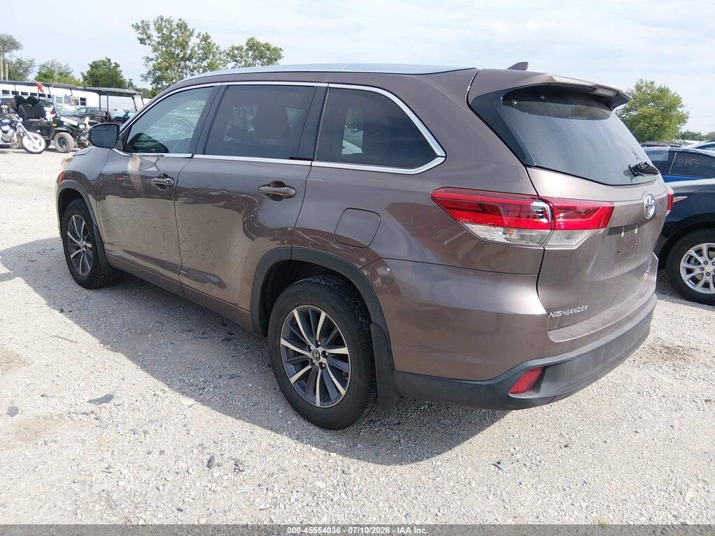 5TDJZRFH2HS443089 2017 TOYOTA HIGHLANDER photo no. 3