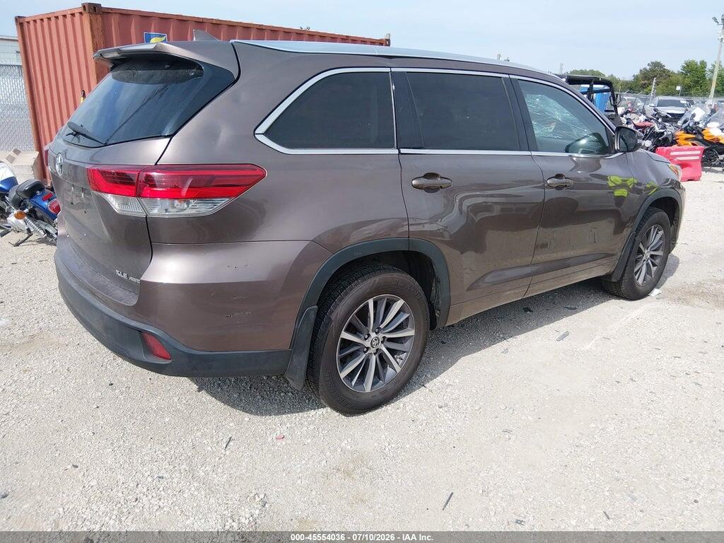 5TDJZRFH2HS443089 2017 TOYOTA HIGHLANDER photo no. 4