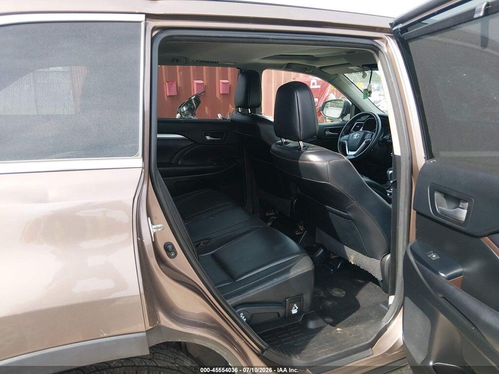 5TDJZRFH2HS443089 2017 TOYOTA HIGHLANDER photo no. 8