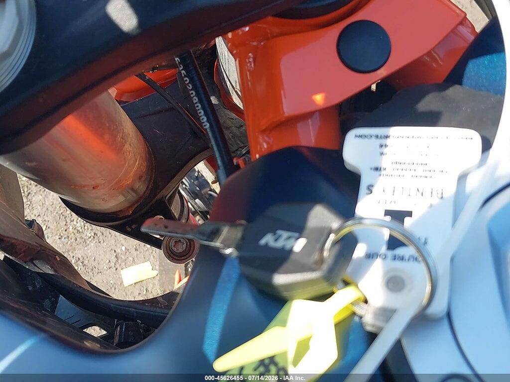 VBKTR6408RM881938 2024 KTM 890 photo no. 11