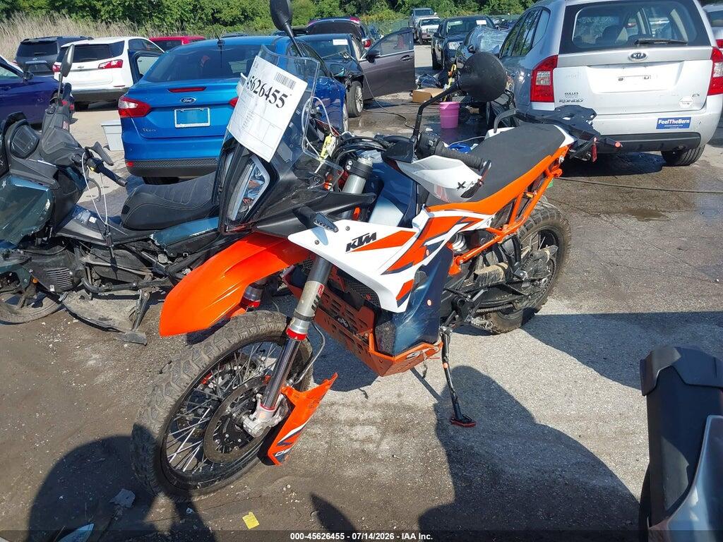 VBKTR6408RM881938 2024 KTM 890 photo no. 2