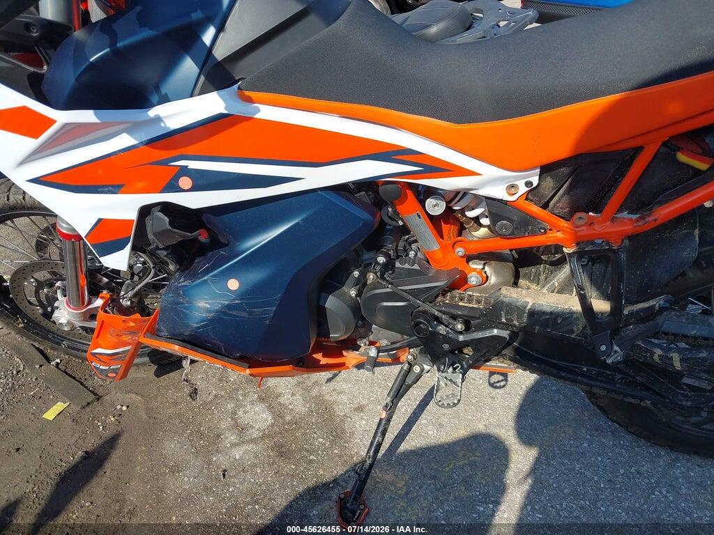 VBKTR6408RM881938 2024 KTM 890 photo no. 9