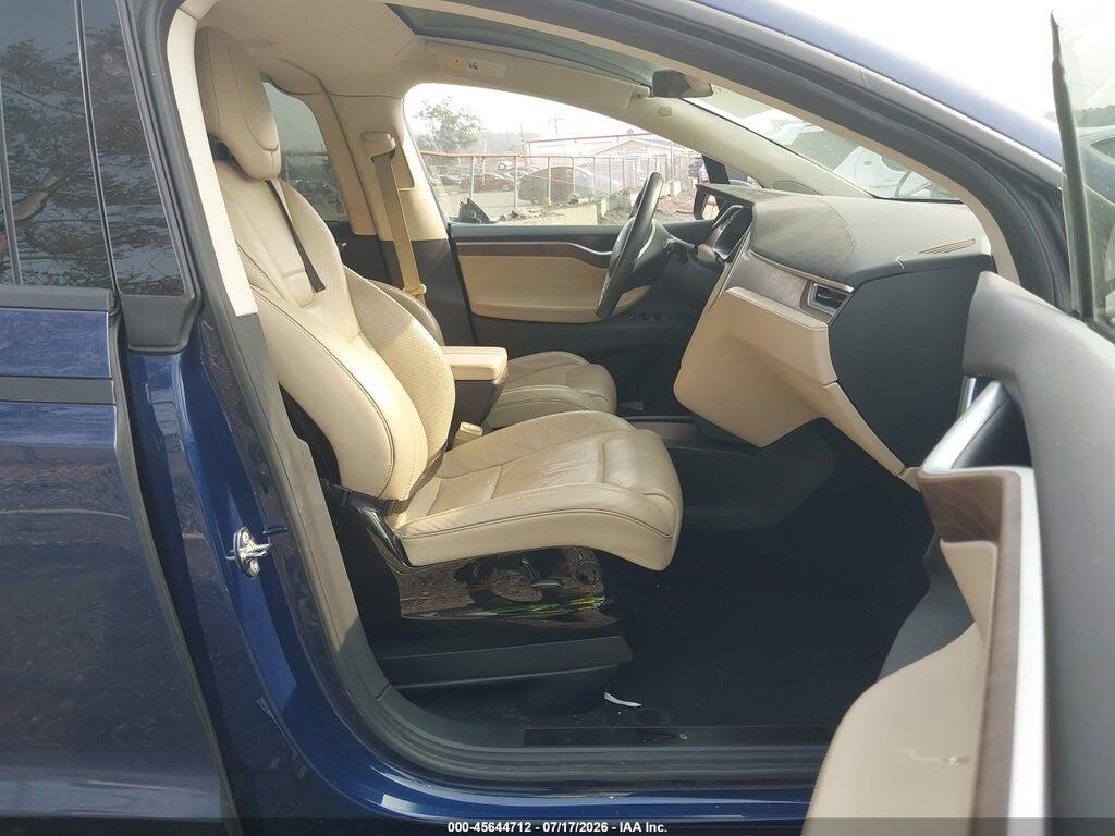 5YJXCAE23GF031499 2016 TESLA MODEL X photo no. 5