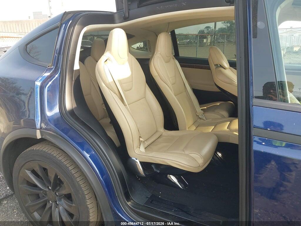 5YJXCAE23GF031499 2016 TESLA MODEL X photo no. 8