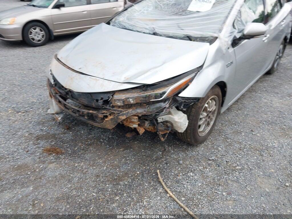 JTDKARFP3H3049993 2017 TOYOTA PRIUS PRIME photo no. 6