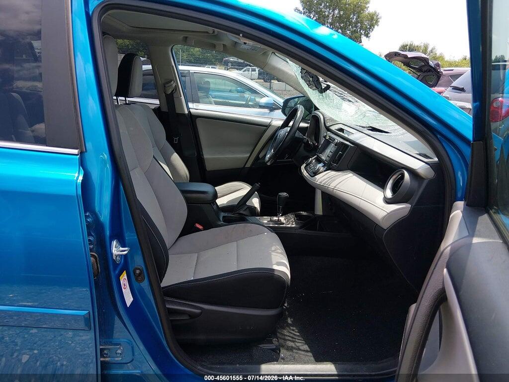 2T3RFREV2HW598811 2017 TOYOTA RAV4 photo no. 5