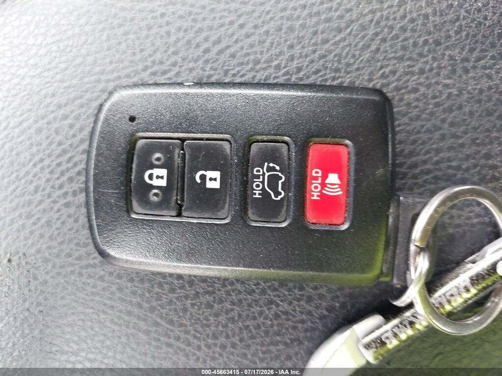JTMRFREV4HD217179 2017 TOYOTA RAV4 photo no. 11