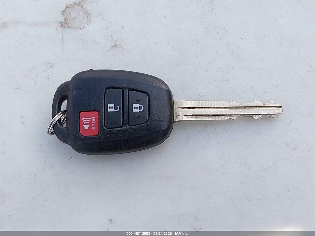 2T3RFREV9HW643260 2017 TOYOTA RAV4 photo no. 11