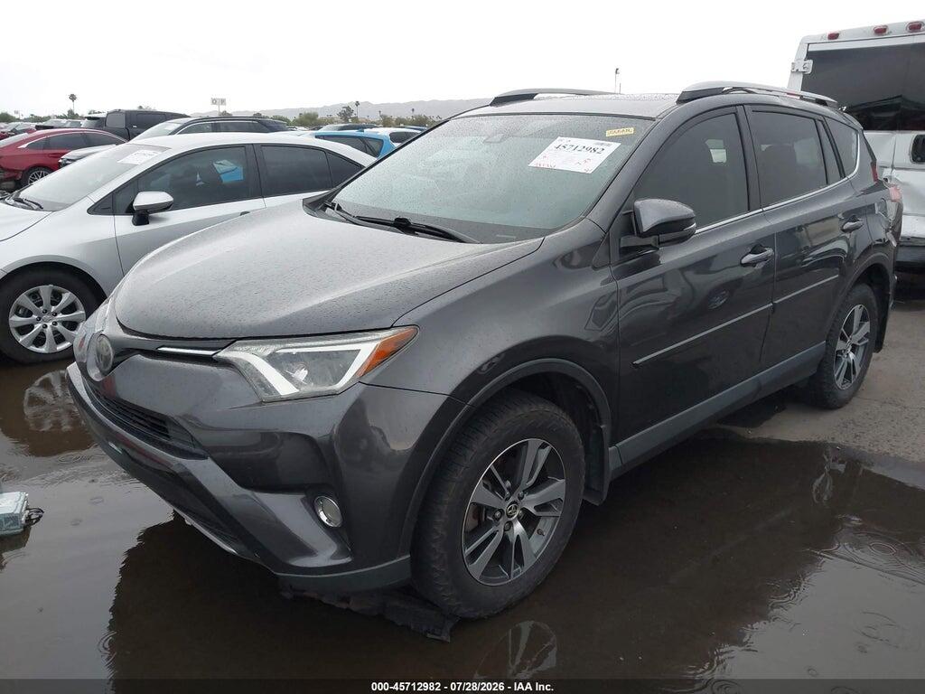 JTMRFREV3HJ155744 2017 TOYOTA RAV4 photo no. 2