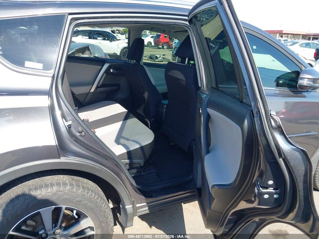 JTMRFREV3HJ155744 2017 TOYOTA RAV4 photo no. 8