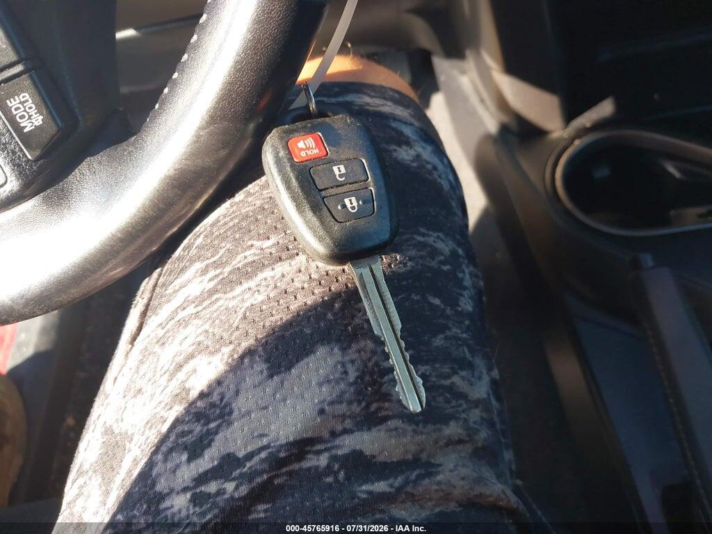 JTMRFREV7HJ141328 2017 TOYOTA RAV4 photo no. 11
