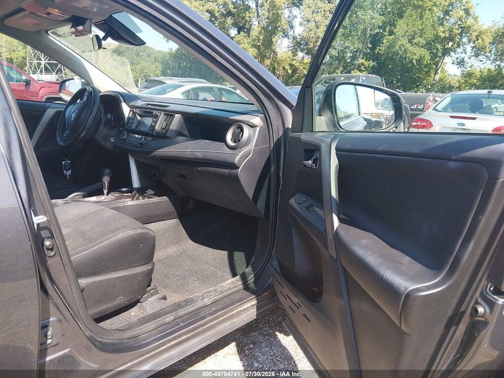 2T3RFREVXHW557004 2017 TOYOTA RAV4 photo no. 5