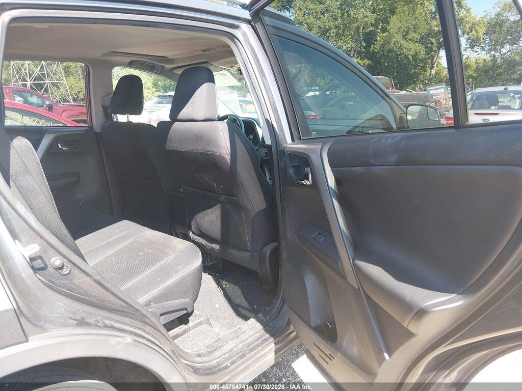 2T3RFREVXHW557004 2017 TOYOTA RAV4 photo no. 8