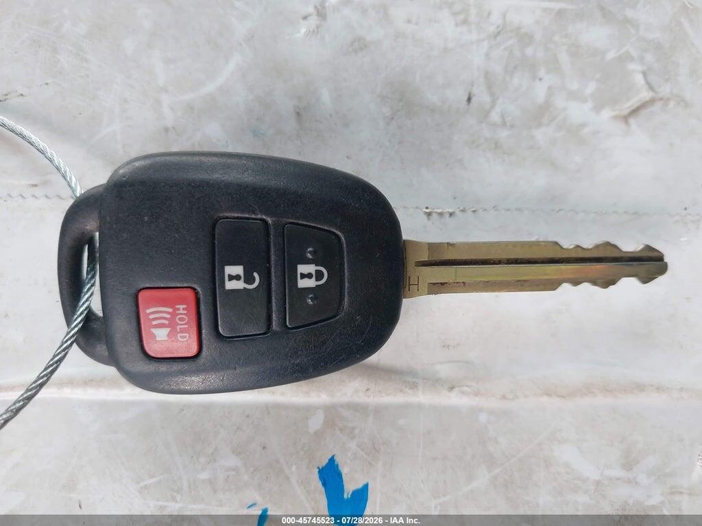 JTMWFREV0HD095052 2017 TOYOTA RAV4 photo no. 11
