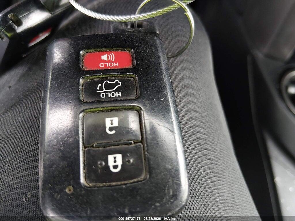 JTMDFREV6HD219767 2017 TOYOTA RAV4 photo no. 11