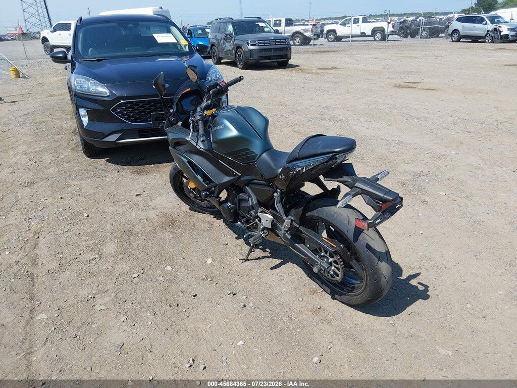 ML5EXEP13SDAF6161 2025 KAWASAKI EX650 photo no. 3