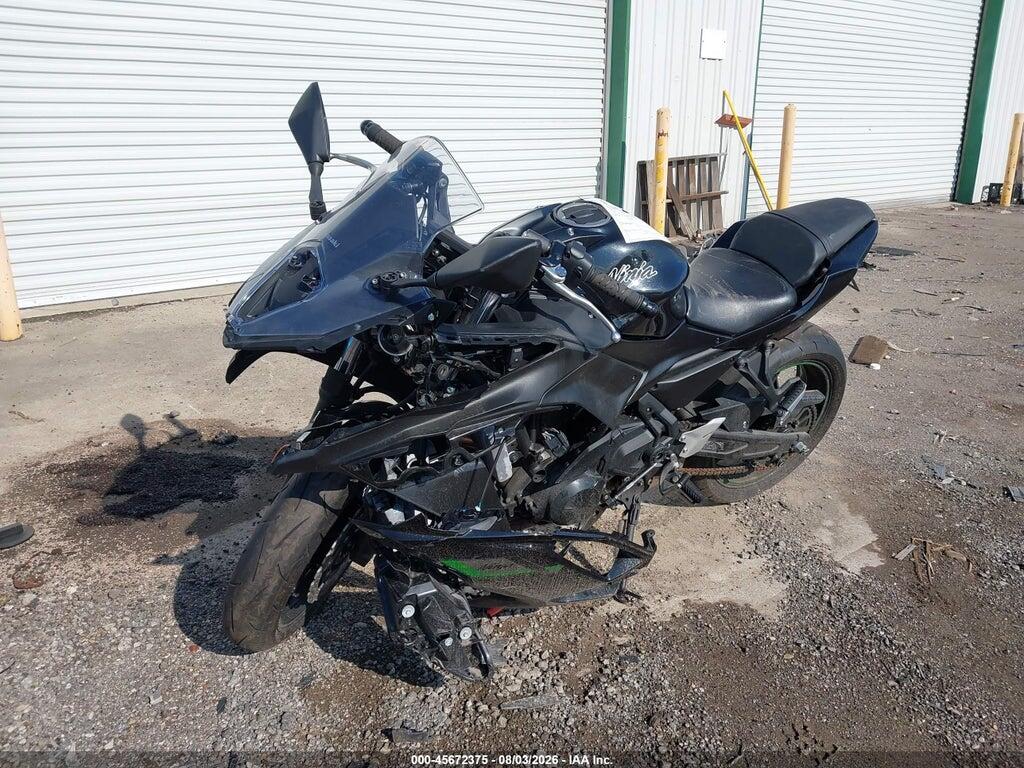 ML5EXER11SDAF6432 2025 KAWASAKI EX650 photo no. 2