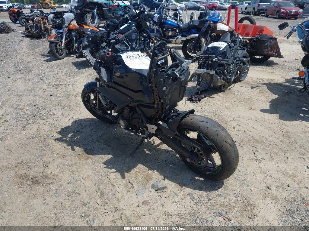 ML5EXER19SDAG0762 2025 KAWASAKI EX650 photo no. 3