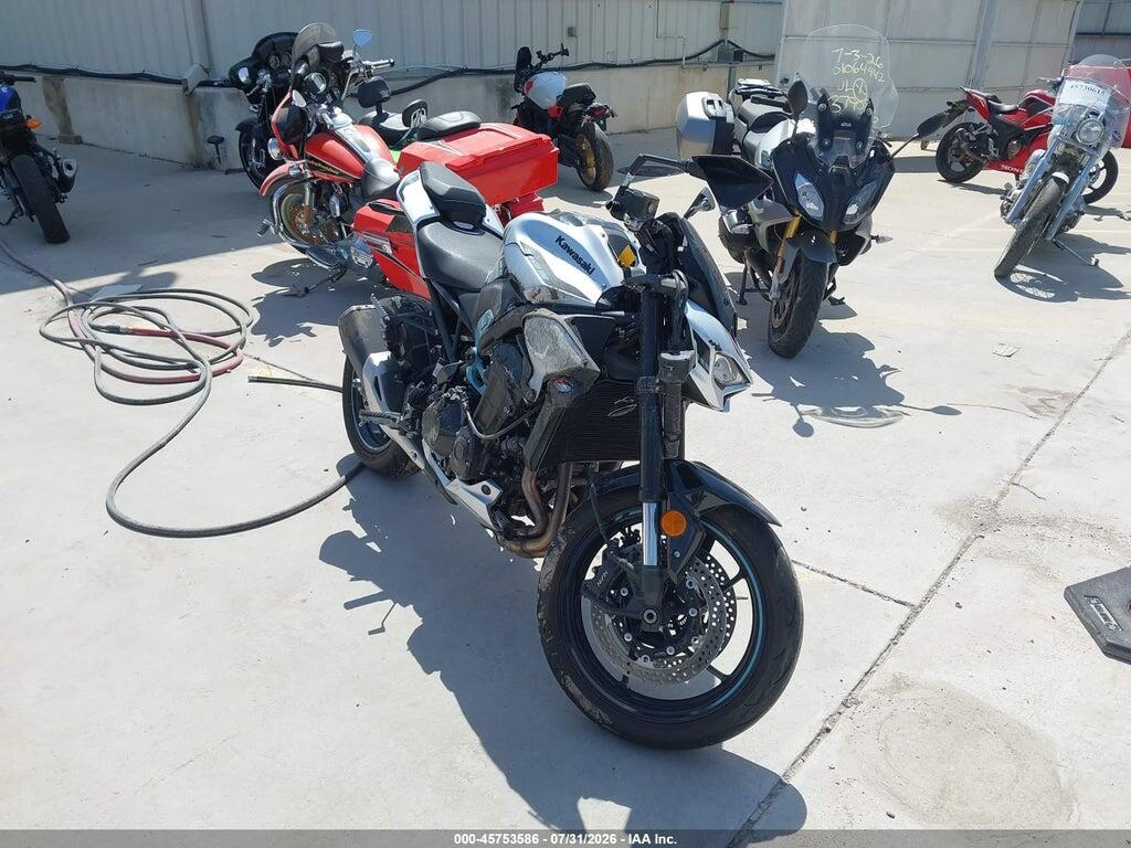ML5ZRDS12SDA00777 2025 KAWASAKI ZR900 photo no. 1