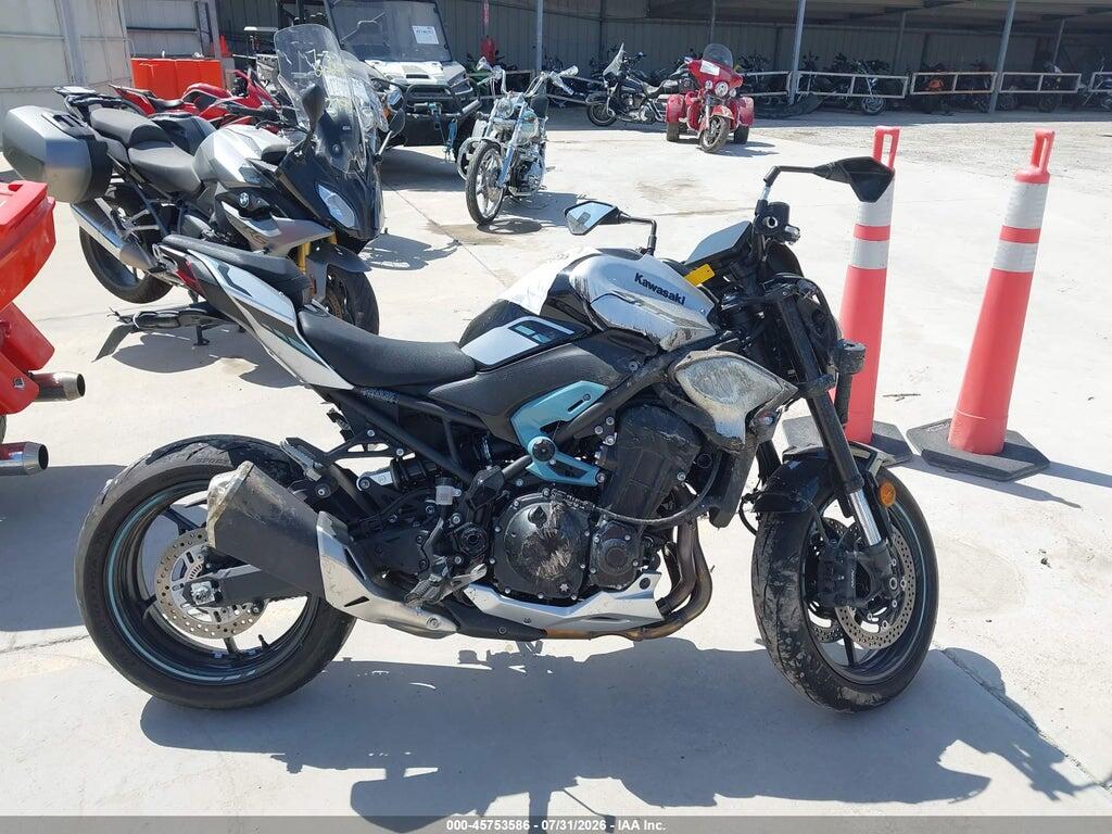 ML5ZRDS12SDA00777 2025 KAWASAKI ZR900 photo no. 12