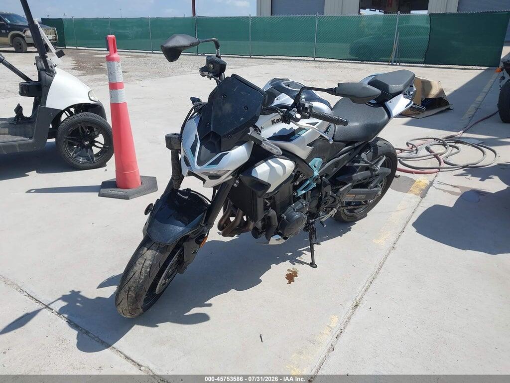 ML5ZRDS12SDA00777 2025 KAWASAKI ZR900 photo no. 2