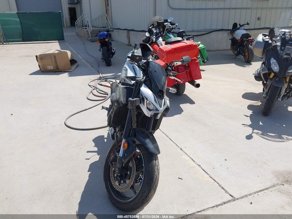 ML5ZRDS12SDA00777 2025 KAWASAKI ZR900 photo no. 5