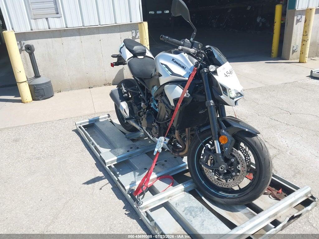 ML5ZRDS1XSDA04849 2025 KAWASAKI ZR900 photo no. 1
