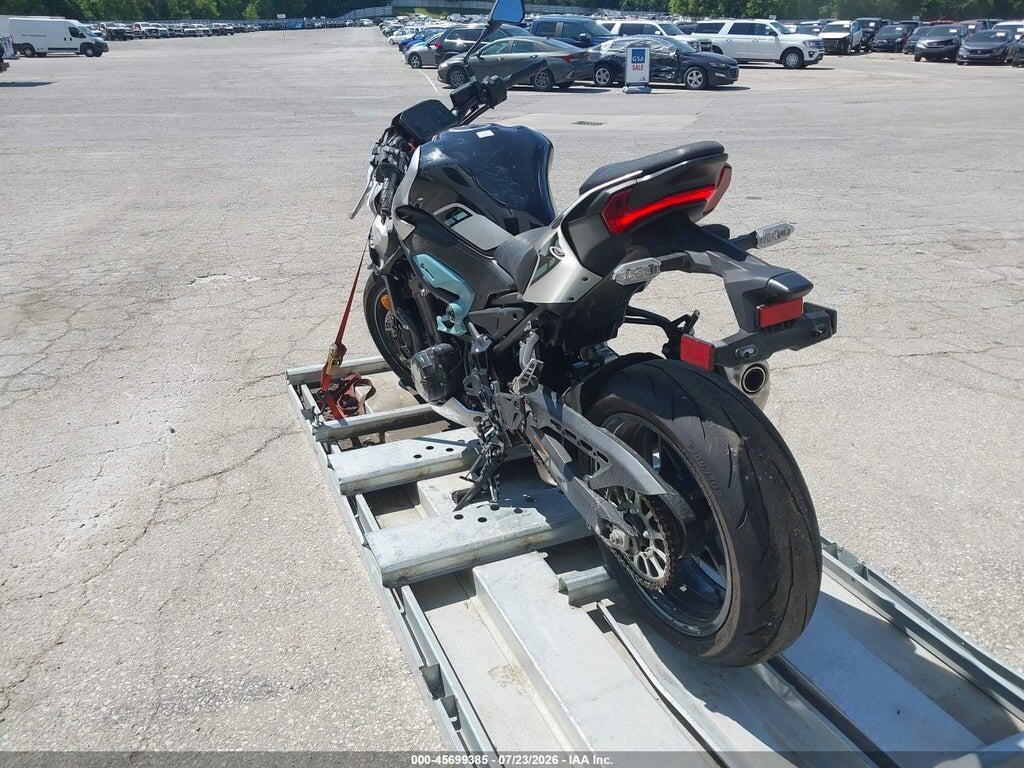 ML5ZRDS1XSDA04849 2025 KAWASAKI ZR900 photo no. 3