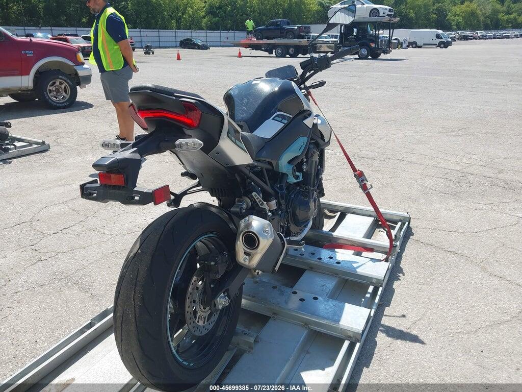 ML5ZRDS1XSDA04849 2025 KAWASAKI ZR900 photo no. 4
