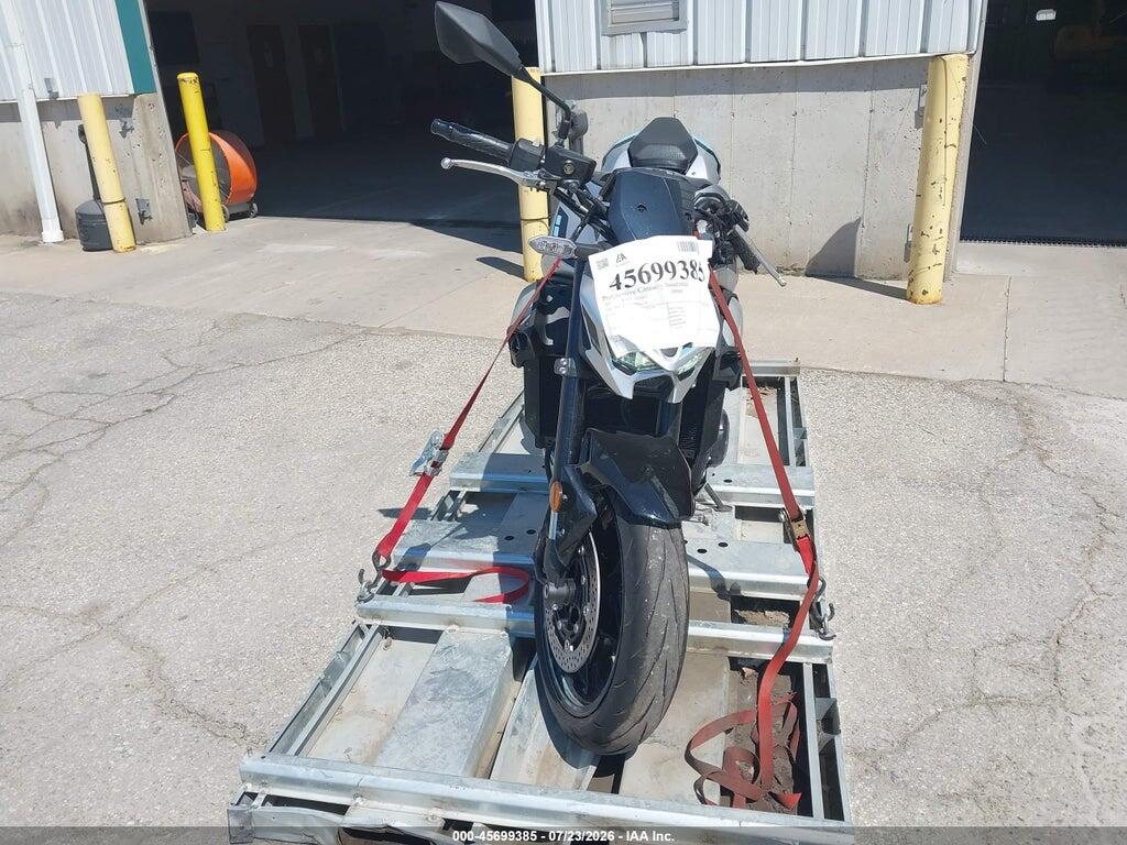 ML5ZRDS1XSDA04849 2025 KAWASAKI ZR900 photo no. 5