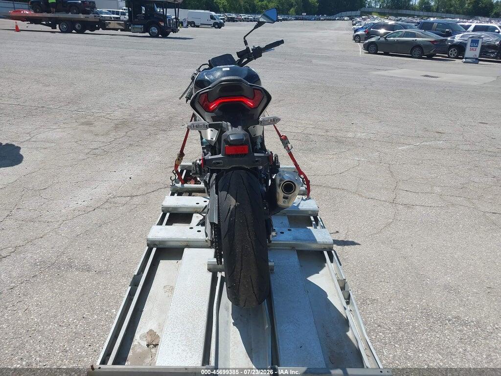 ML5ZRDS1XSDA04849 2025 KAWASAKI ZR900 photo no. 6