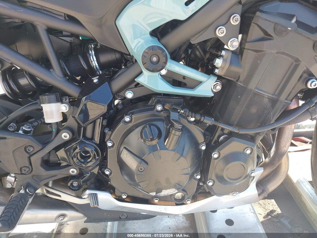 ML5ZRDS1XSDA04849 2025 KAWASAKI ZR900 photo no. 8