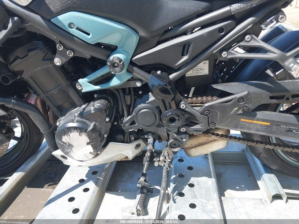 ML5ZRDS1XSDA04849 2025 KAWASAKI ZR900 photo no. 9