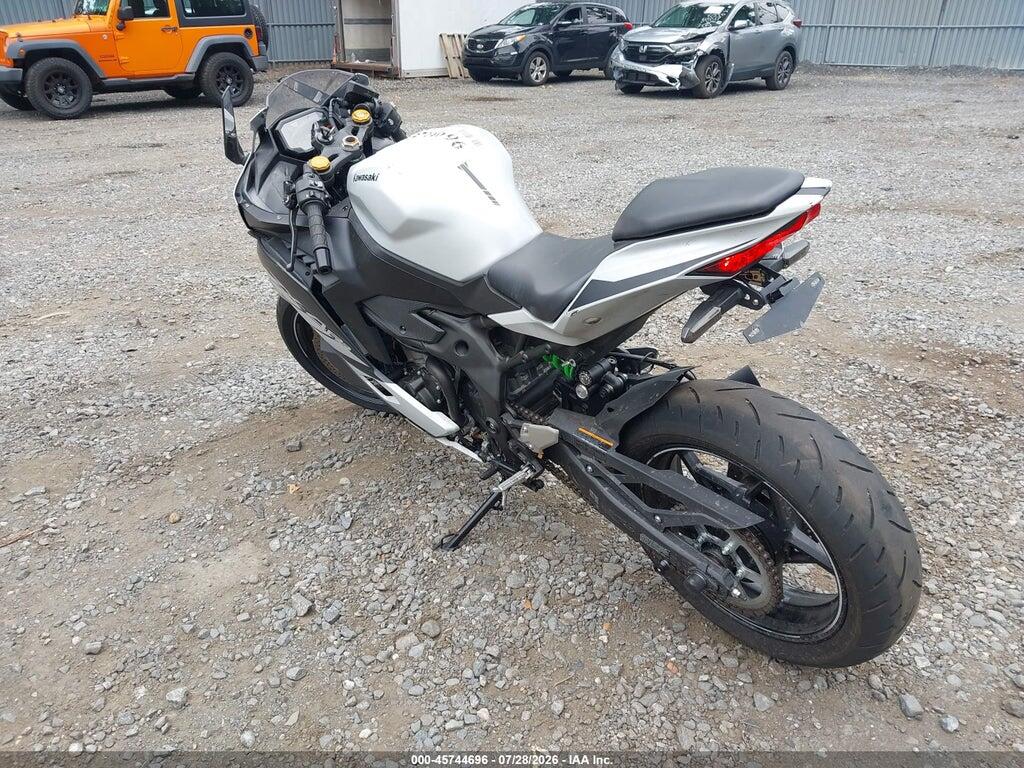 ML5ZXCS1XSDA41349 2025 KAWASAKI ZX400 photo no. 3