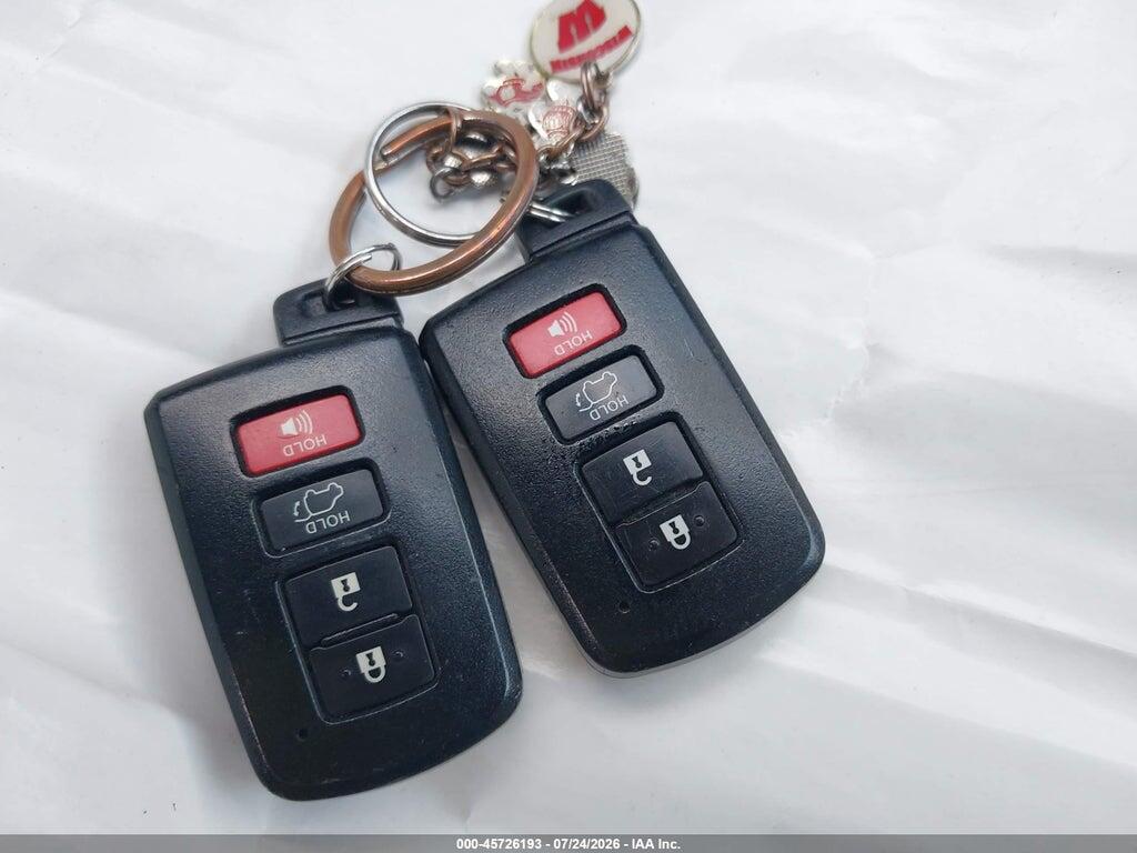 2T3DFREV8HW687423 2017 TOYOTA RAV4 photo no. 11