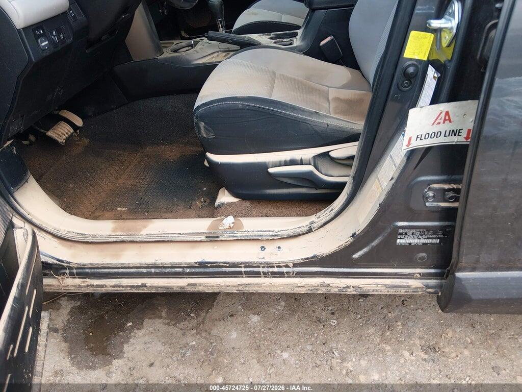 JTMRFREV0HD211430 2017 TOYOTA RAV4 photo no. 6