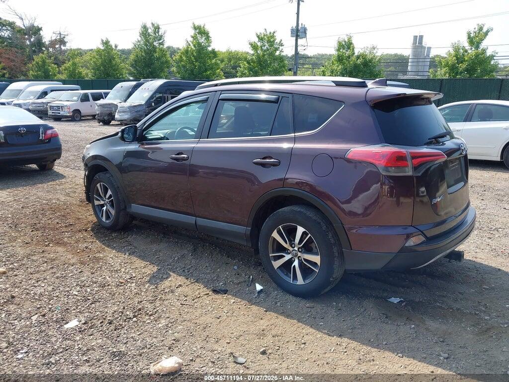 2T3RFREV8HW611738 2017 TOYOTA RAV4 photo no. 3