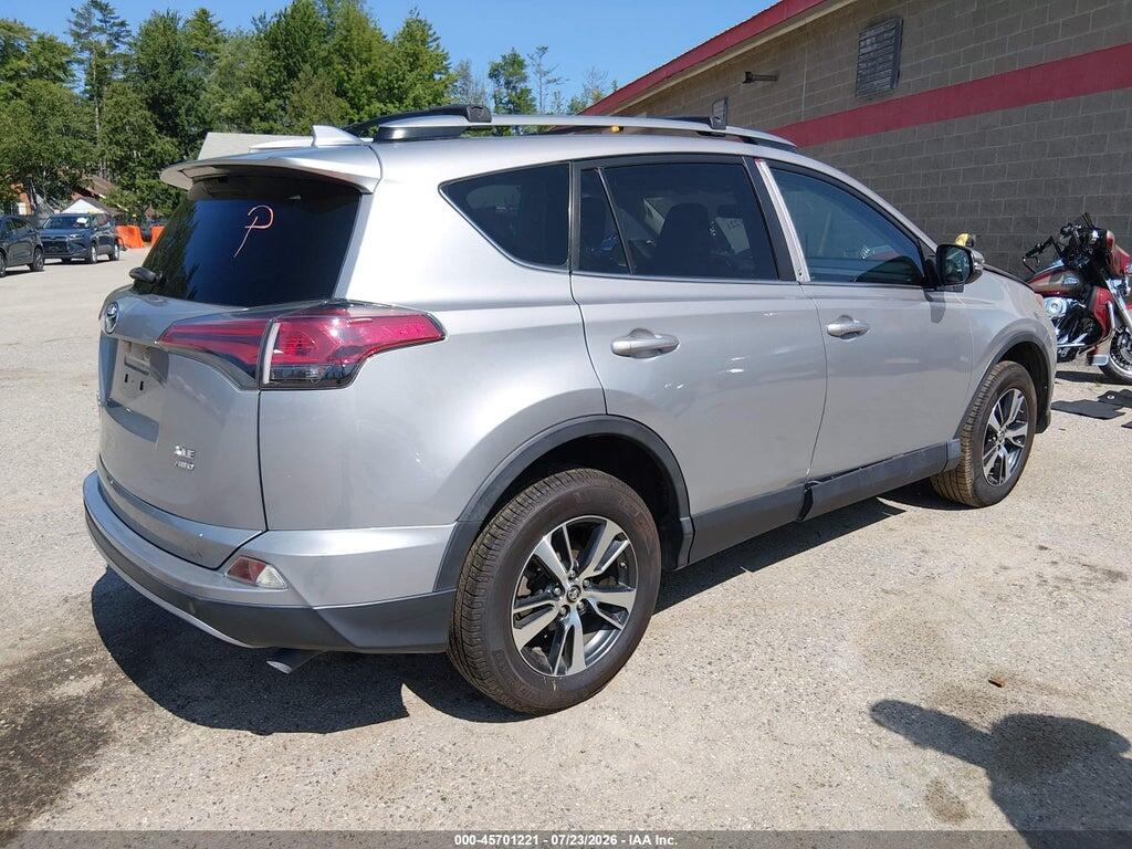 2T3RFREV8HW688593 2017 TOYOTA RAV4 photo no. 4