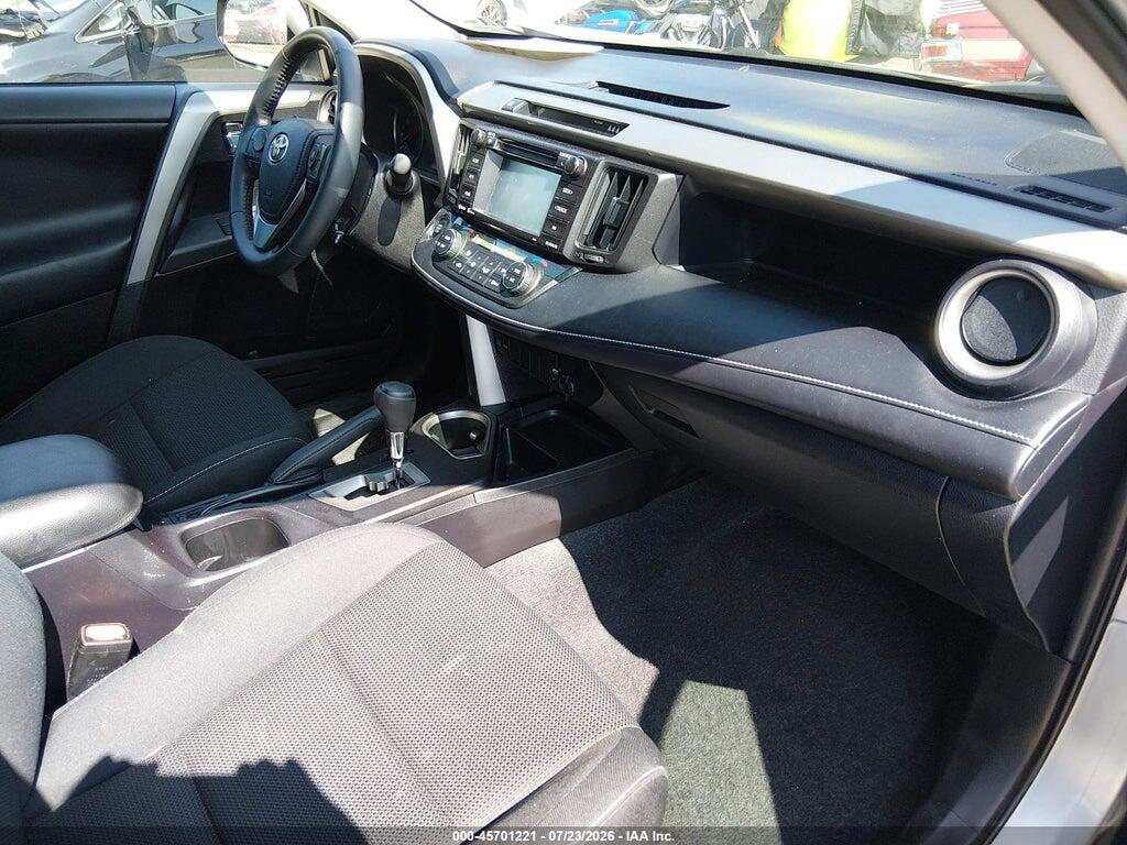 2T3RFREV8HW688593 2017 TOYOTA RAV4 photo no. 5