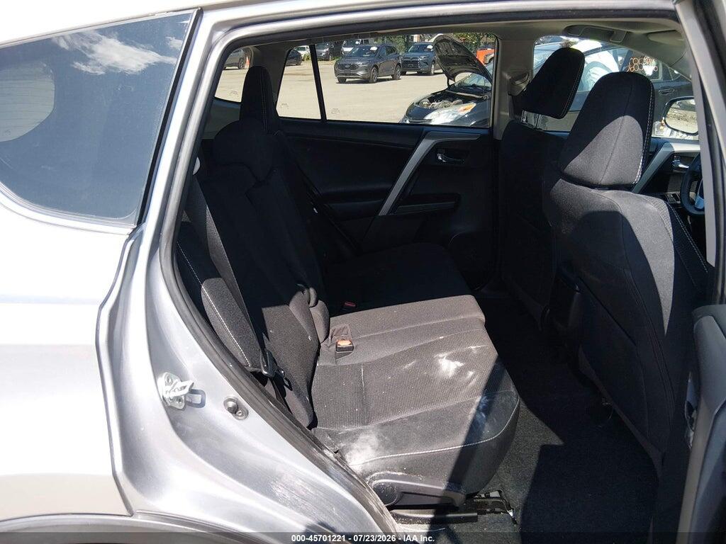 2T3RFREV8HW688593 2017 TOYOTA RAV4 photo no. 8