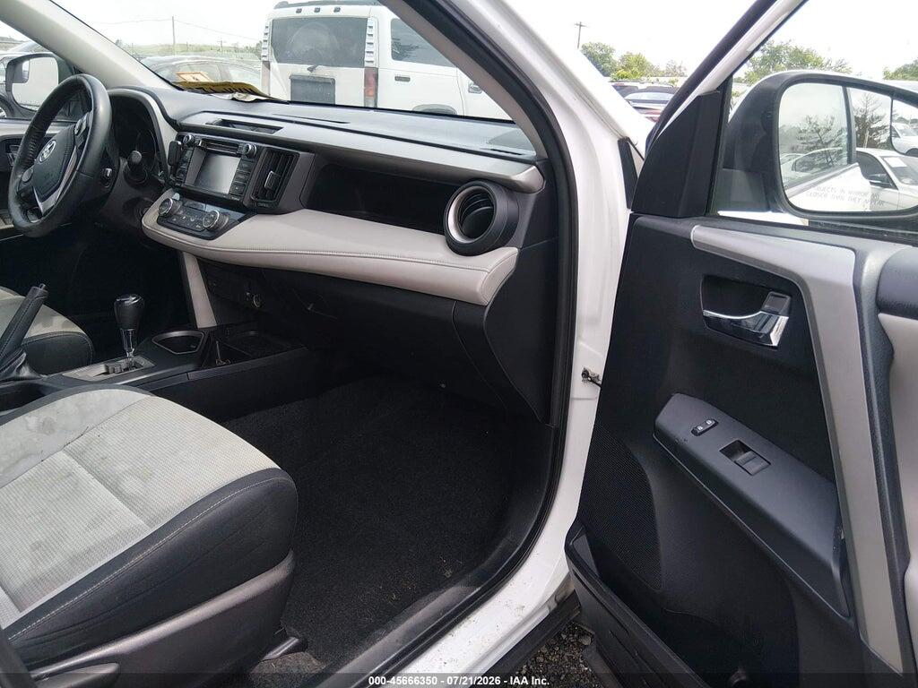 2T3RFREVSHW612944 2017 TOYOTA RAV4 photo no. 5