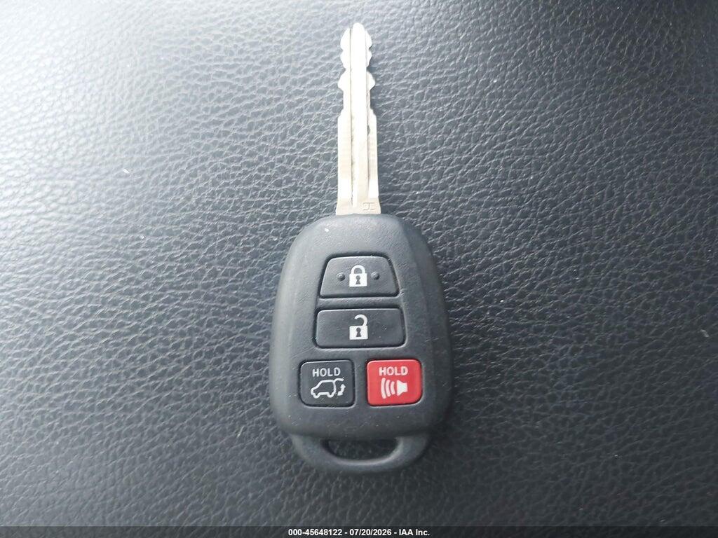 2T3RFREV3HW633873 2017 TOYOTA RAV4 photo no. 11