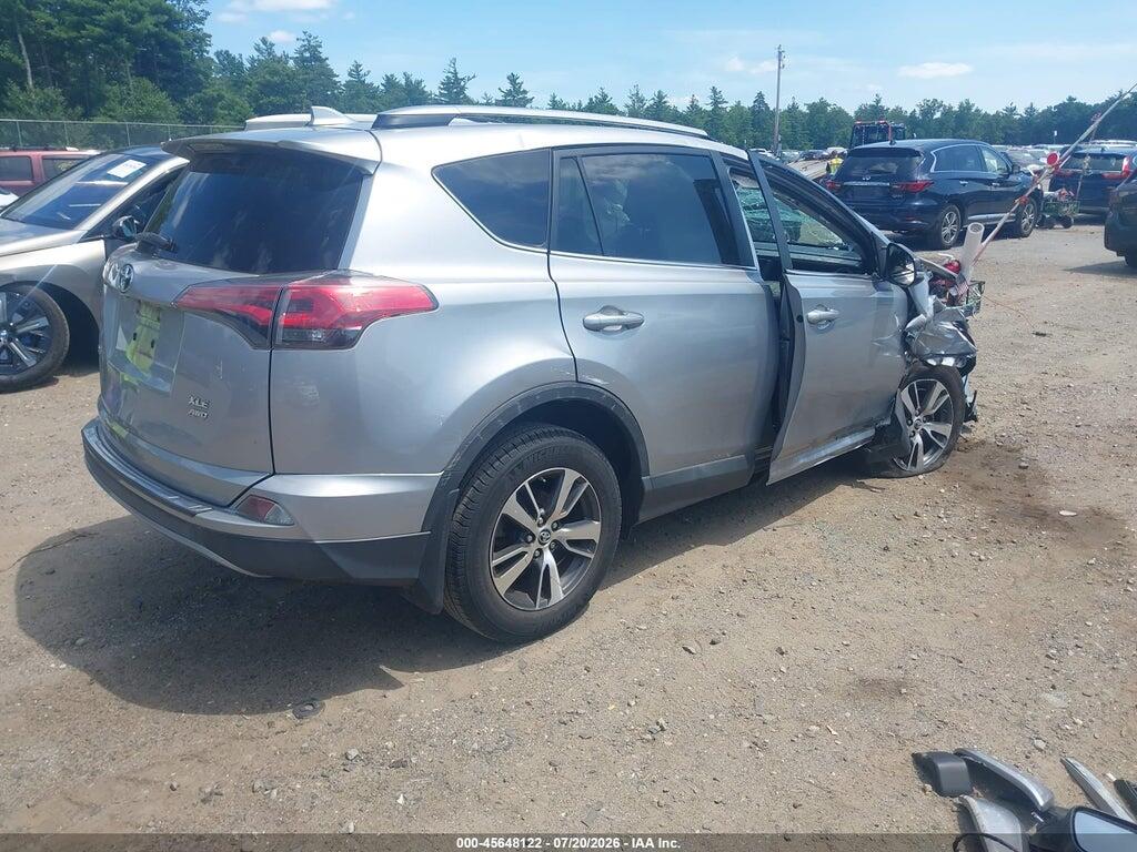 2T3RFREV3HW633873 2017 TOYOTA RAV4 photo no. 4