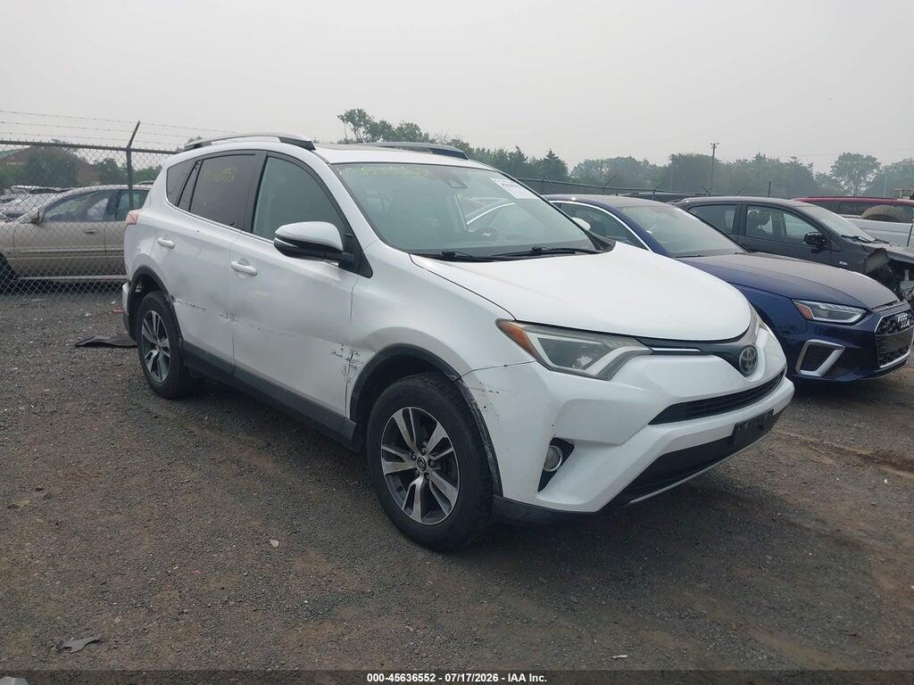 2T3RFREVXHW693648 2017 TOYOTA RAV4 photo no. 1