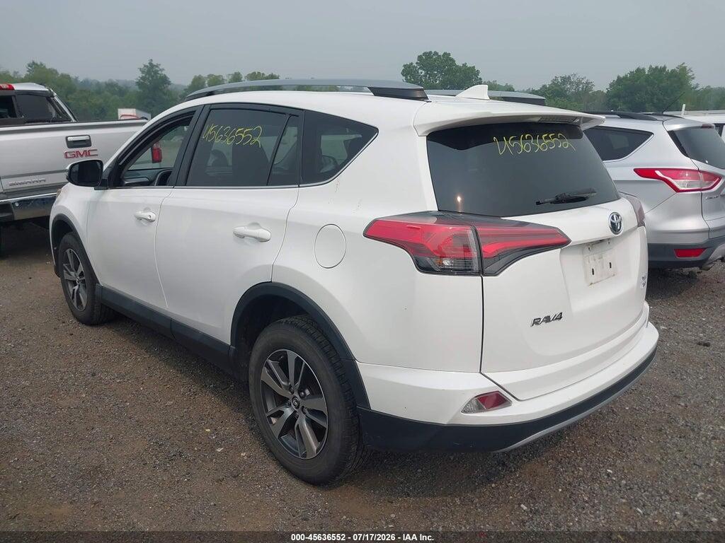2T3RFREVXHW693648 2017 TOYOTA RAV4 photo no. 3