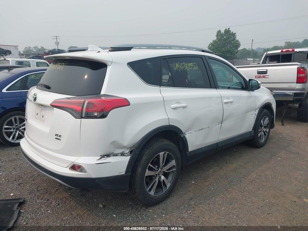 2T3RFREVXHW693648 2017 TOYOTA RAV4 photo no. 4