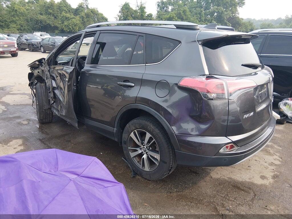 JTMRFREV5HJ700939 2017 TOYOTA RAV4 photo no. 3