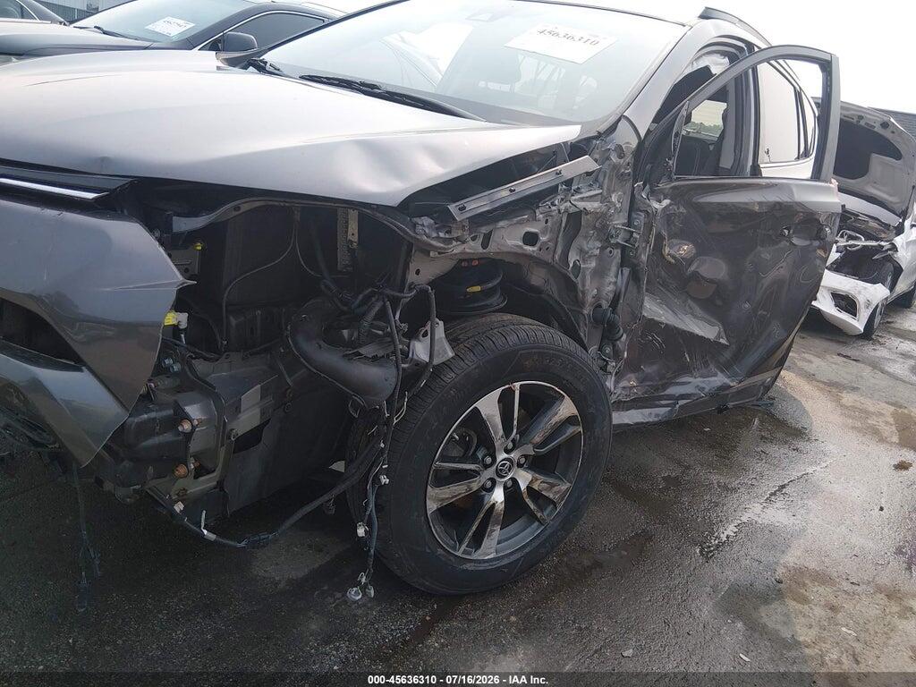 JTMRFREV5HJ700939 2017 TOYOTA RAV4 photo no. 6