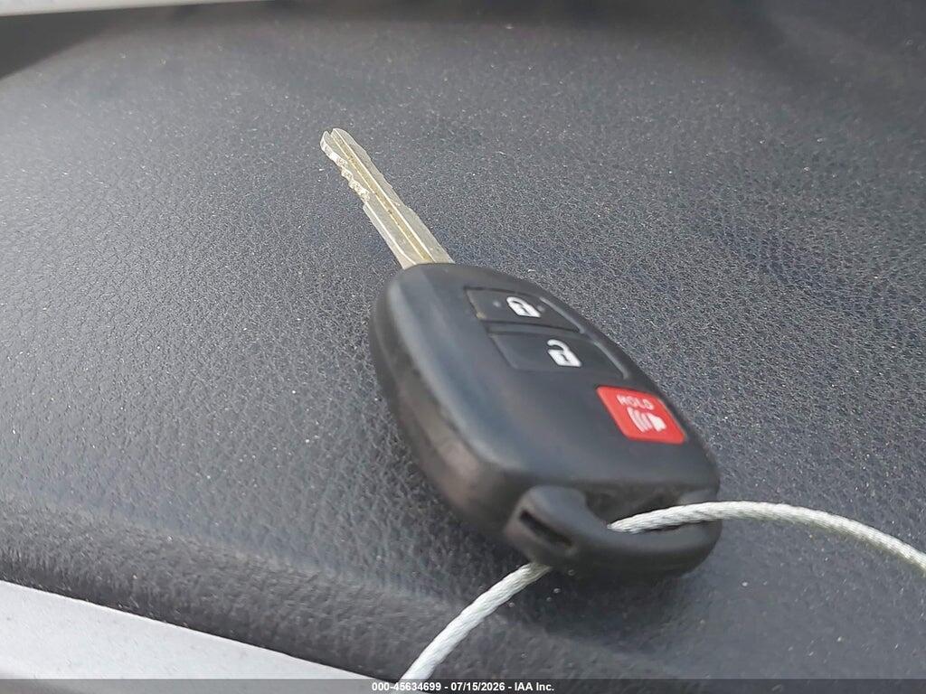2T3BFREV6HW695401 2017 TOYOTA RAV4 photo no. 11