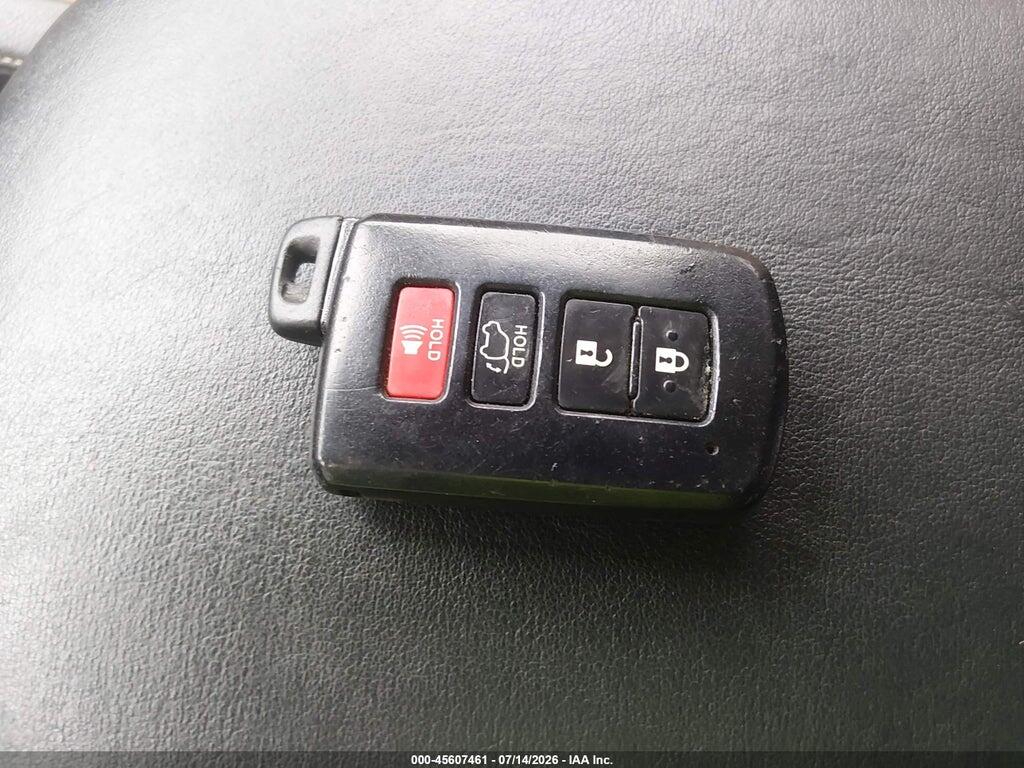 JTMYFREV9HD094166 2017 TOYOTA RAV4 photo no. 11